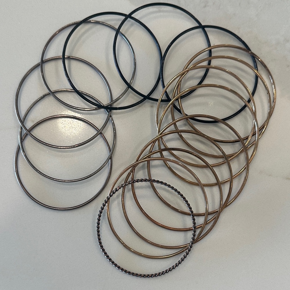 3/$15 BANGLE SET of 16 Black Silver & Gold Metal Bracelets MANY FUN WAYS TO WEAR